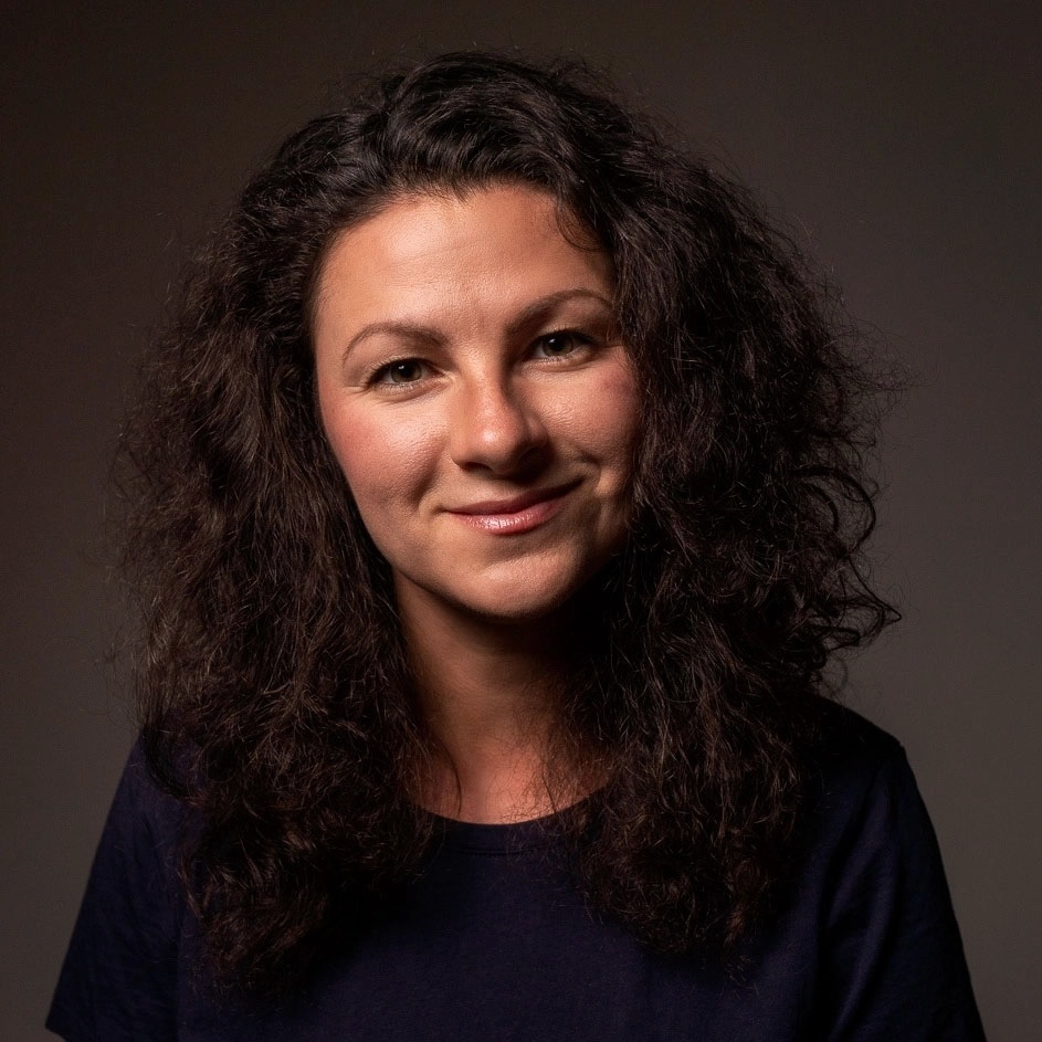 Diana Shypula is professional photographer based in Sydney