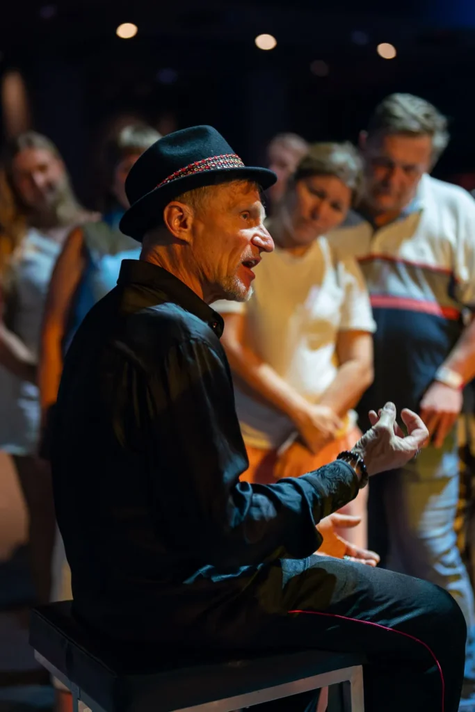 Fun crowd interaction at end of Vopli Vidoplyasova performance