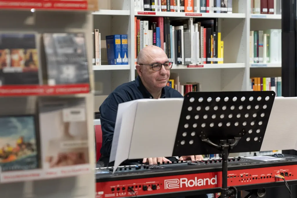 Live music performance at Instituto Cervantes Sydney event